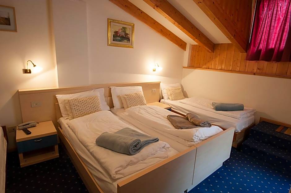 Photo 1 of 8 of 1 Double Bed or 2 Beds