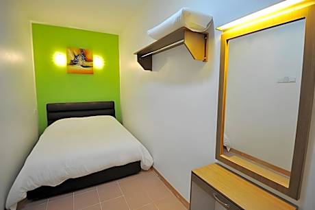 GOLDEN GATE HOTEL CHUKAI KEMAMAN