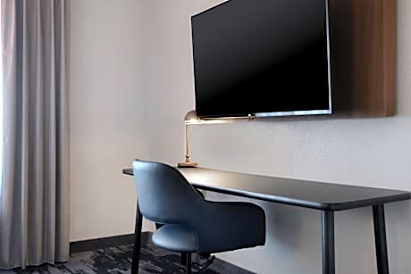 King Studio with Sofa Bed