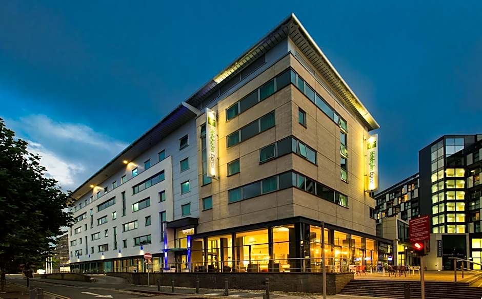 Holiday Inn Express Leeds City Centre - Armouries By IHG