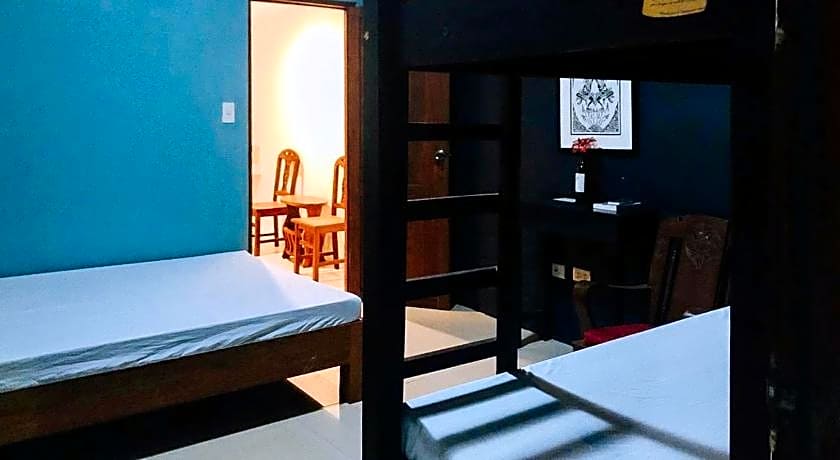 RedDoorz Hostel @ Deomar Hometel and Farm Cafe Vigan Ilocos 