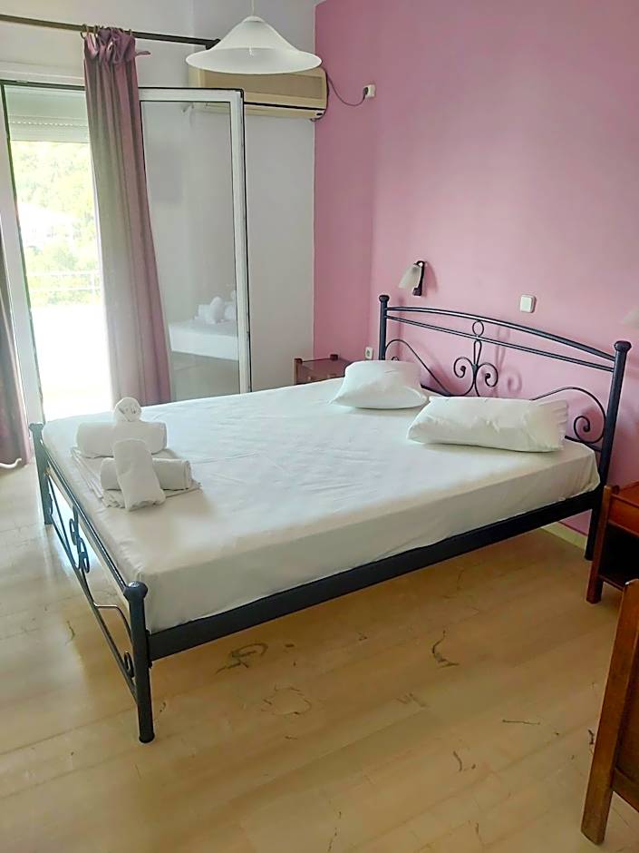 Filoxenia Hotel & Apartments