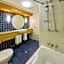 Cairns Harbourside Hotel