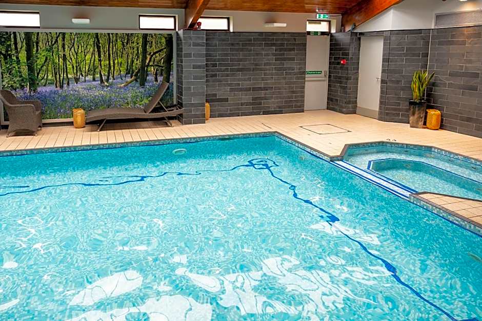 Burleigh Court Hotel and Leisure