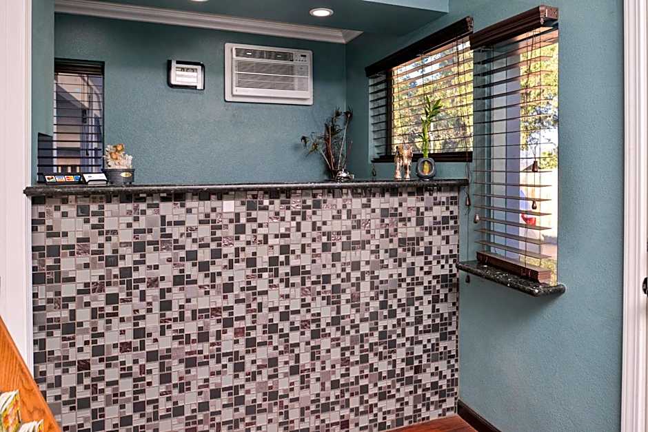 Americas Best Value Inn & Suites Clearlake Wine Country