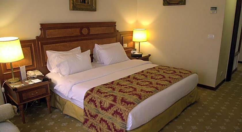 Golden Tulip Serenada Hamra Hotel