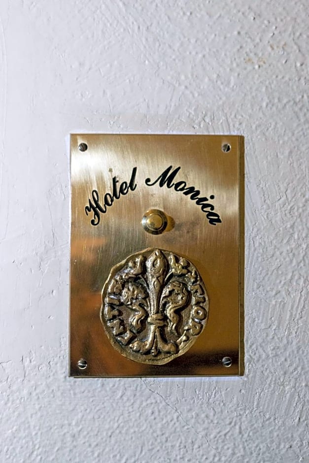 Hotel Monica