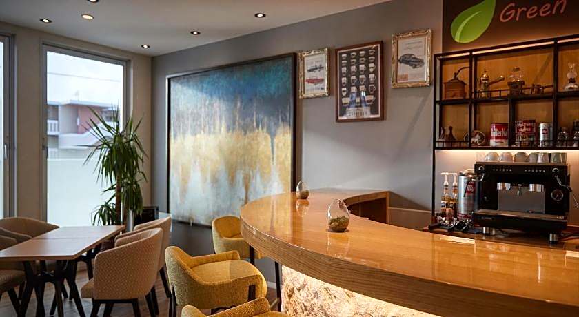 THE GRAND HOTEL GINOWAN