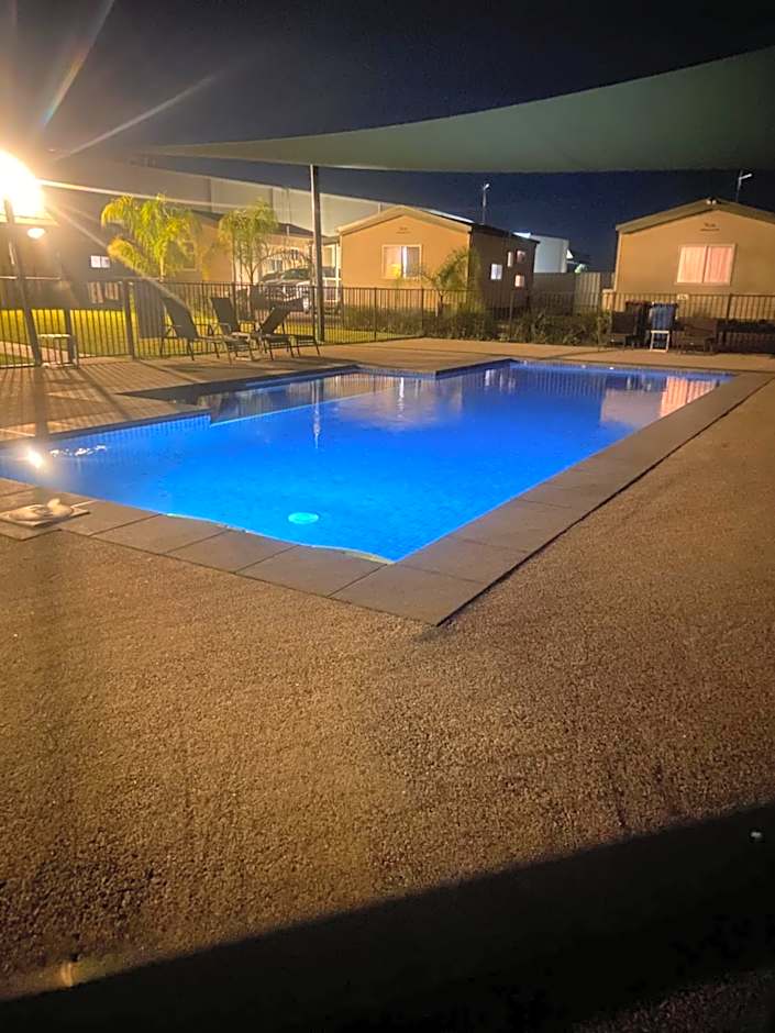 Riverside Cabin Park