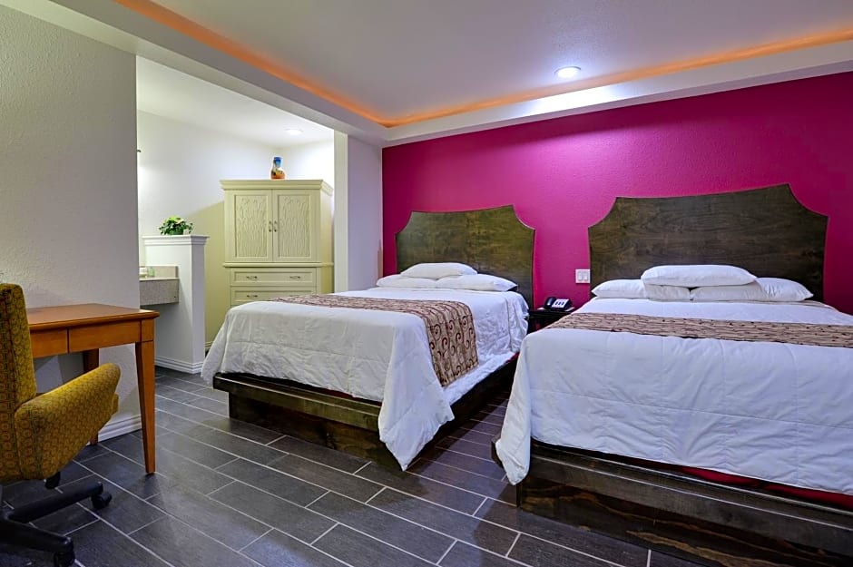 Romantic Inn & Suites