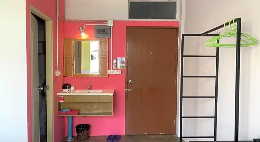 Sleep Sheep Phuket Hostel