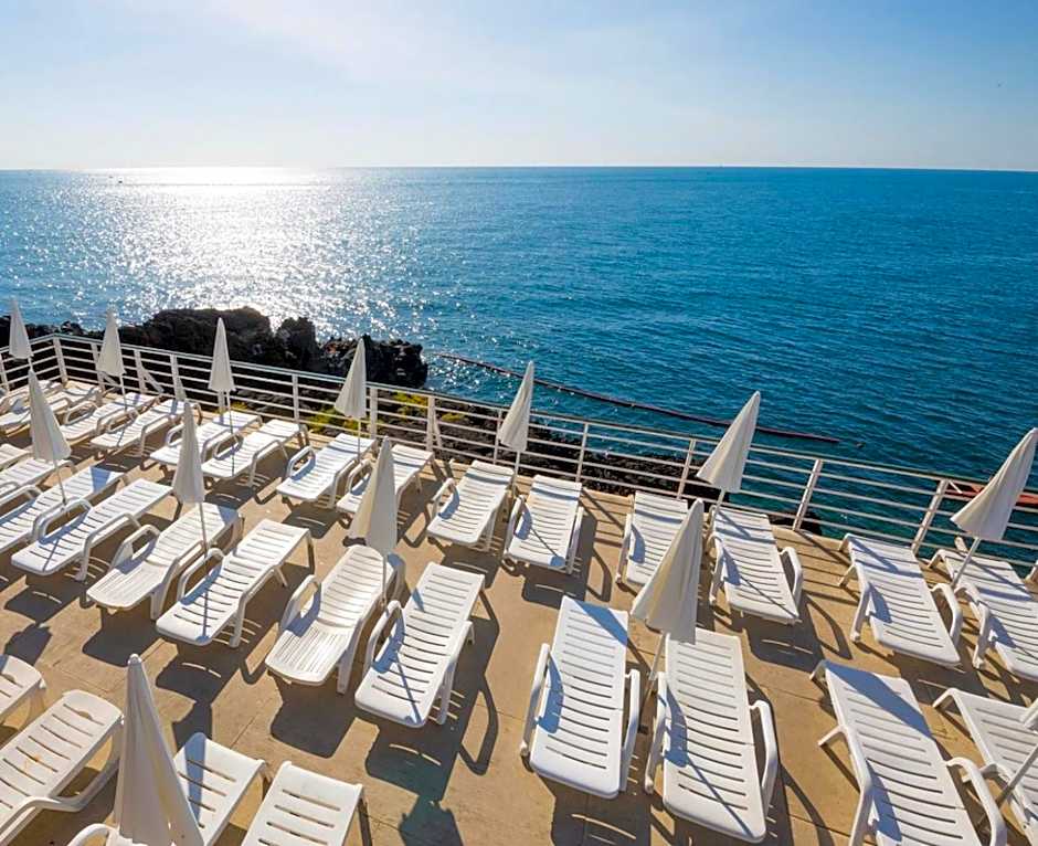 FELLINI SUITES Lungomare near the sea