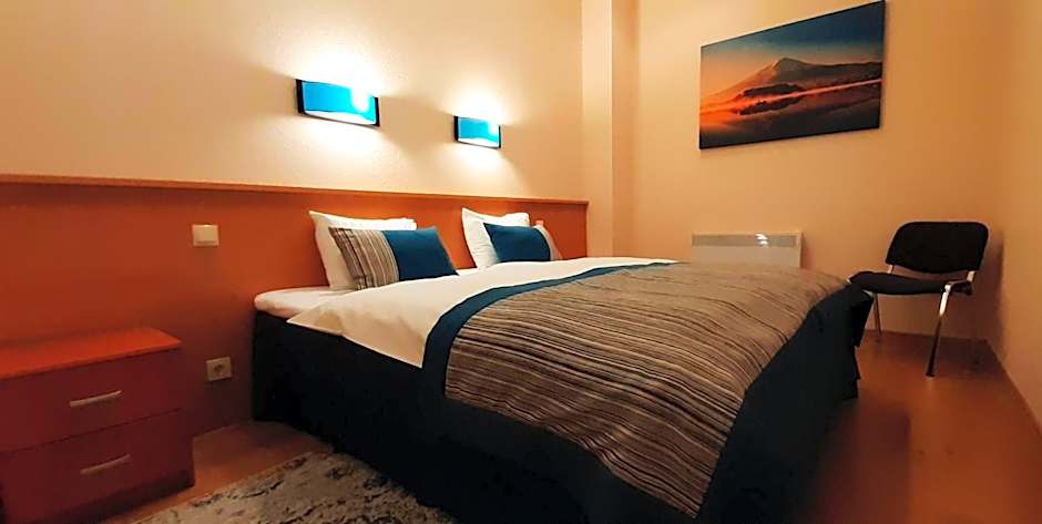 Sky High Hotel Airport 200 meters from the terminal