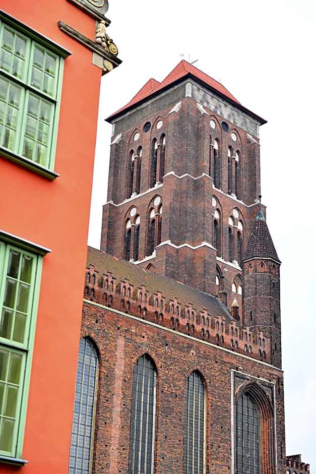Five Point Hostel & Apartments