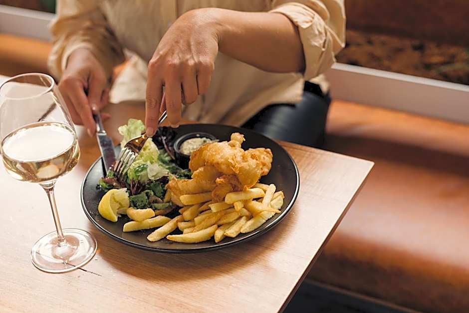 Shipwrights Arms Hotel