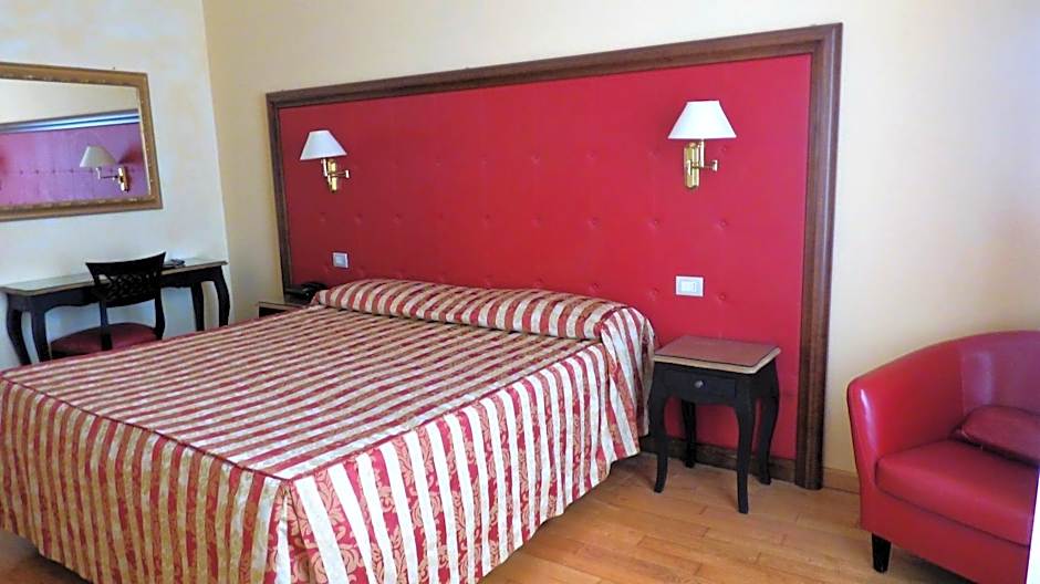 Foto 1 di 8 di Double room without view