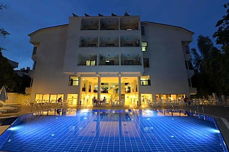 Kaftans City Hotel by RRH&R