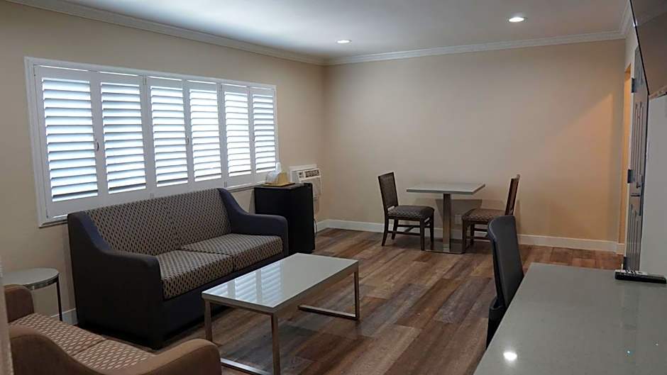 Photo 1 of 6 of 2 Bedroom Suite