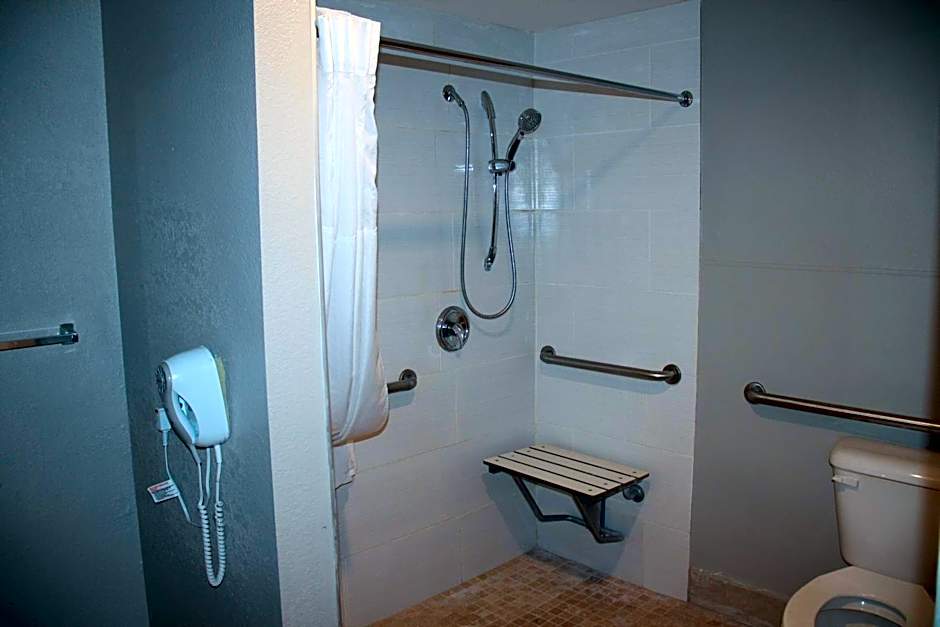 Boca Suites Deerfield Beach, SureStay Collection by BW