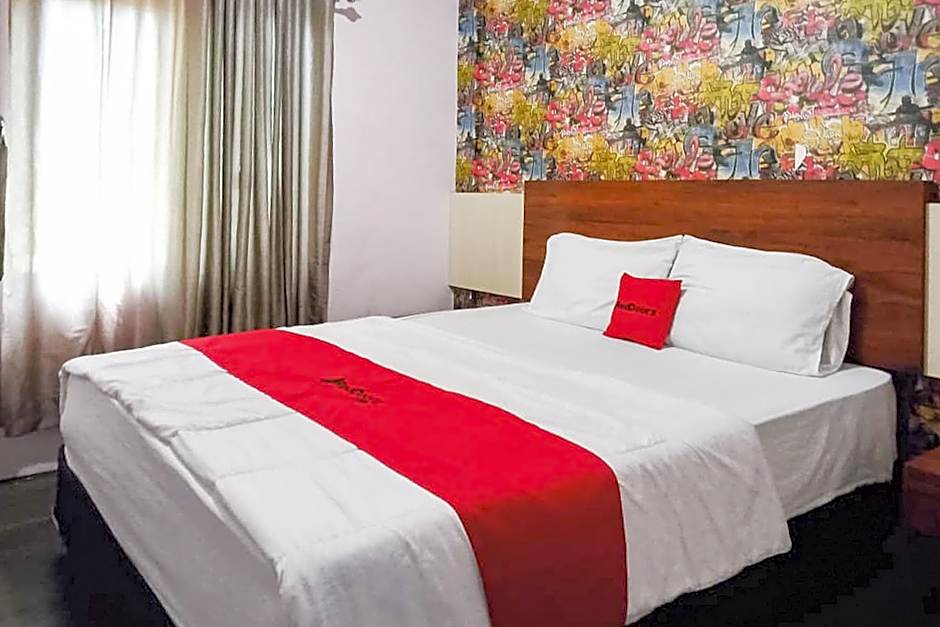 RedDoorz @ Pantai Panjang Bengkulu 2