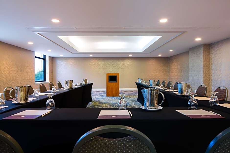 DoubleTree by Hilton Laurel