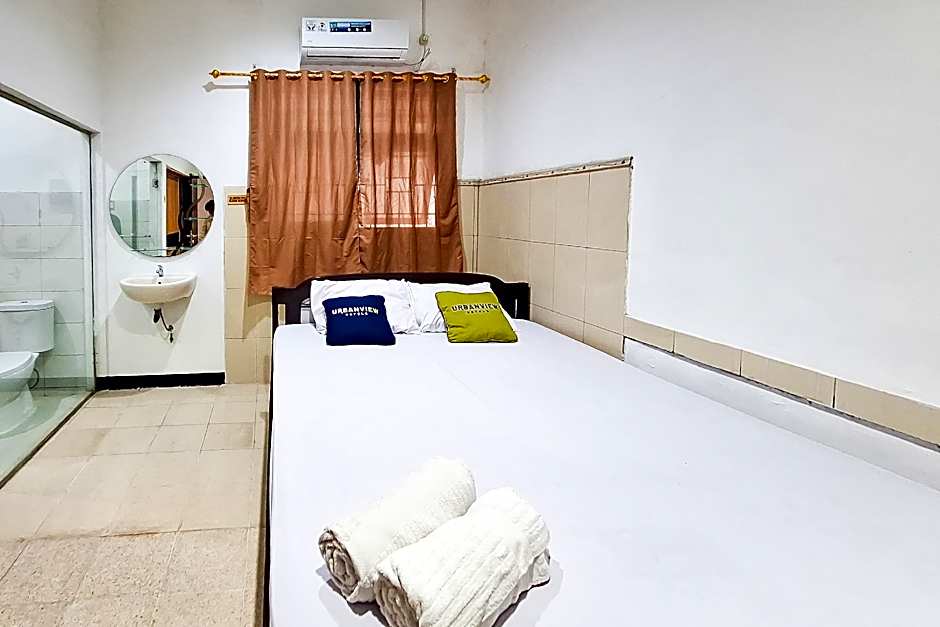 Urbanview Hotel Kusuma Garden Cianjur