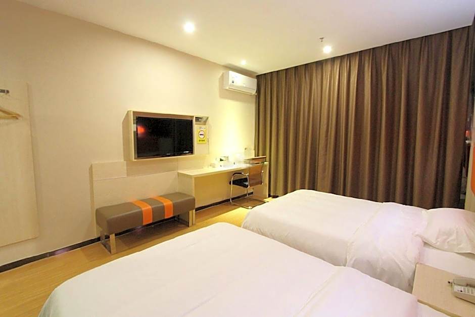 7 Days Premium Yunfu Xinxing Coach Terminal Branch