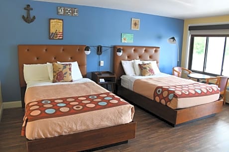 Double Room with Two Double Beds - Street View