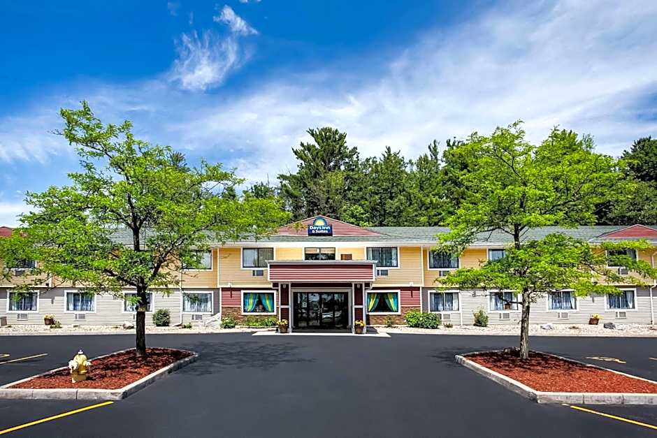 Days Inn & Suites by Wyndham Stevens Point