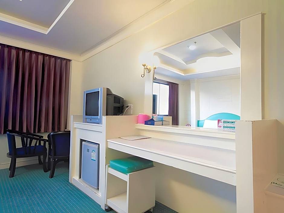 River Hotel The Budget