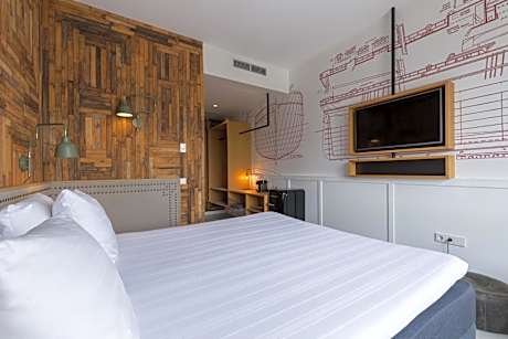 Deluxe Double or Twin Room with Lake View