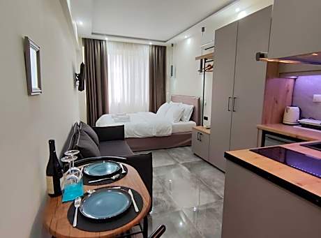 MODIANO CENTRAL STUDIO