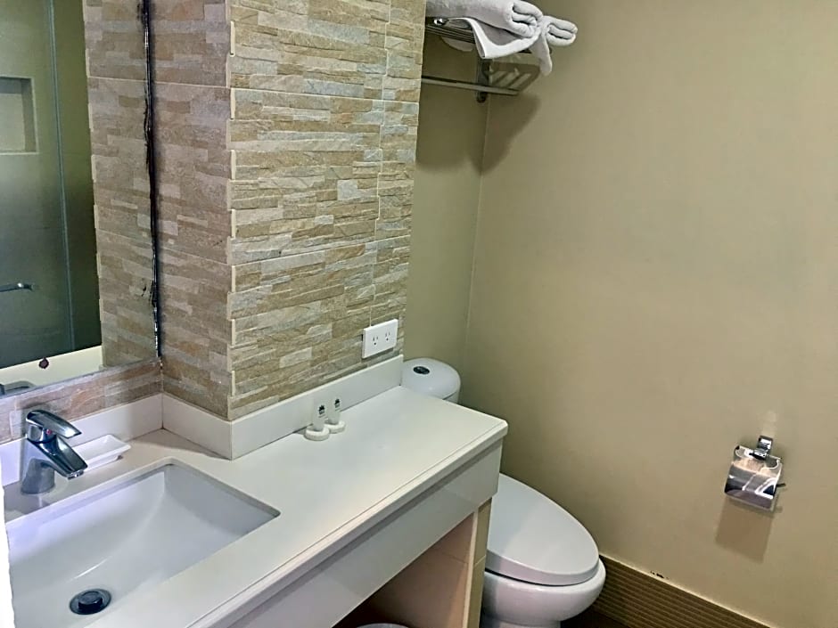 Manhattan Suites Inn