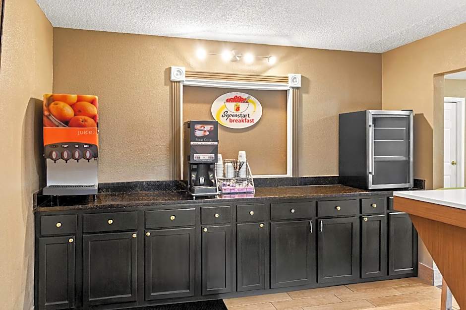 Super 8 by Wyndham Cincinnati/Springdale OH