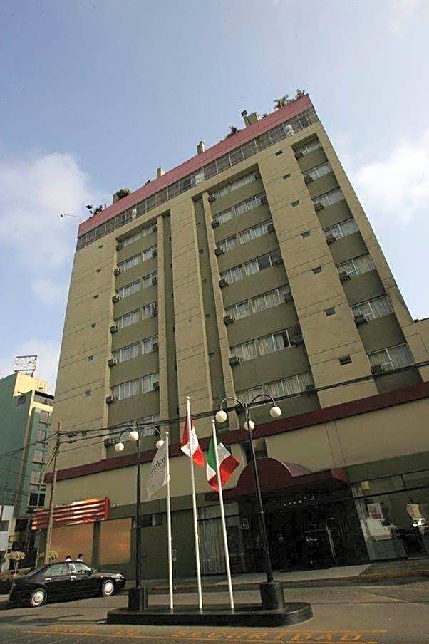 Thunderbird Carrera Hotel & Casino