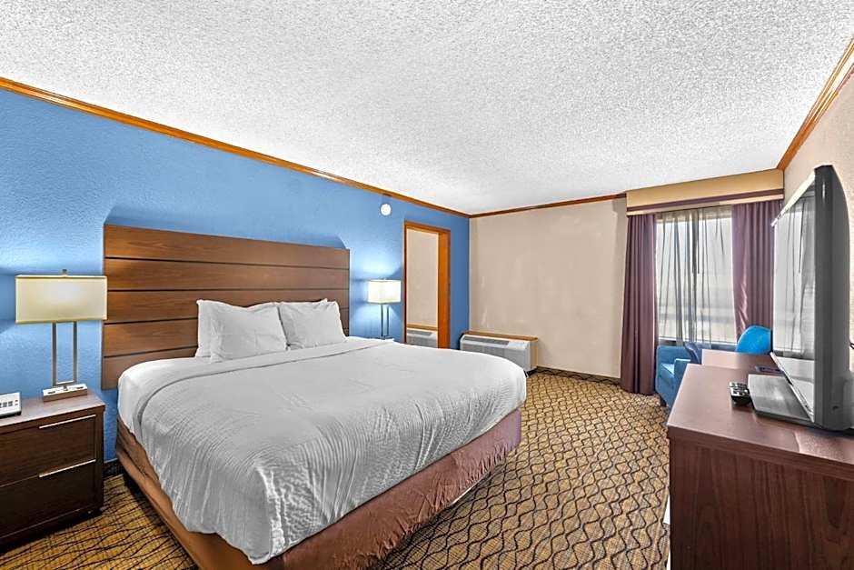 Baymont by Wyndham Madison Heights Detroit Area