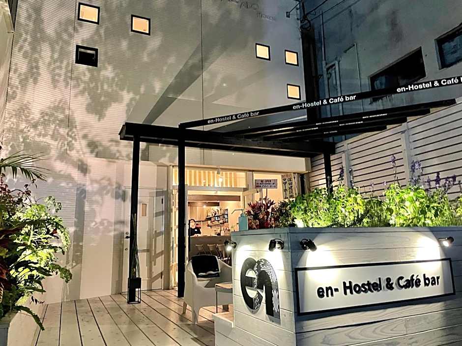 En- Hostel & Café bar