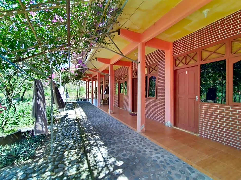 SuperSuck Hotel