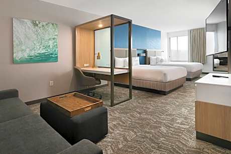 Suite, 2 Queen, Trundle bed