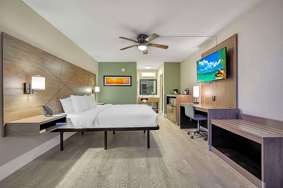 Quality Inn & Suites Airport/Cruise Port Hollywood