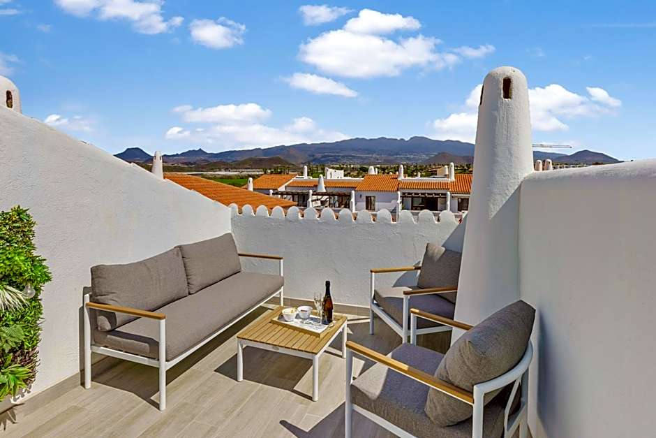 Fantastic sea and golf course view house with 3 bedrooms