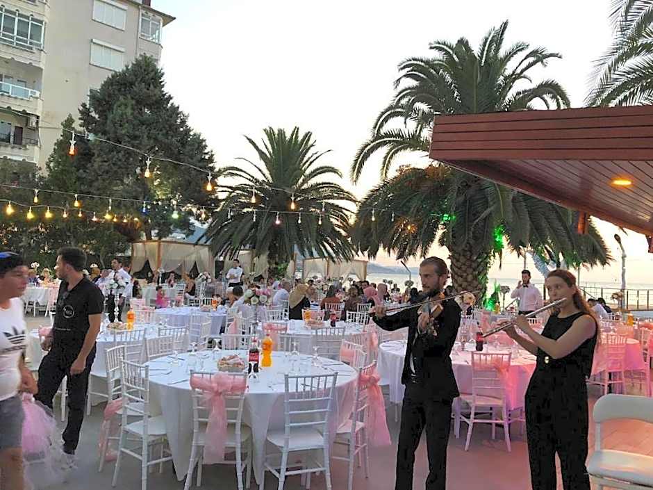 Grand Koru Otel Beach