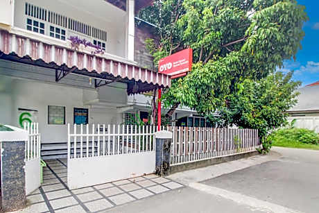 OYO 433 Nelvi Guest House Syariah