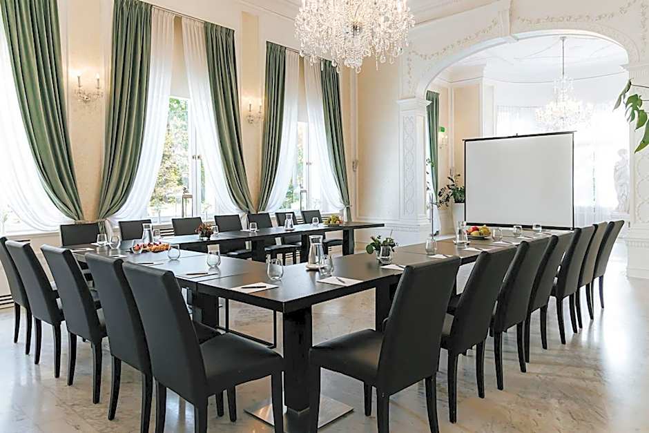 Platinum Palace Boutique Hotel