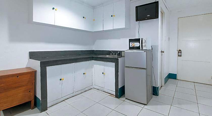 OYO 809 Crowne One Condo