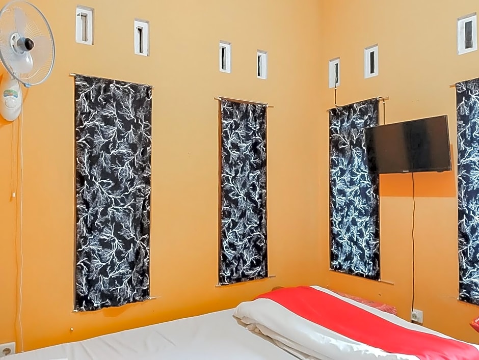 RedDoorz @ Rita Guesthouse Pangandaran