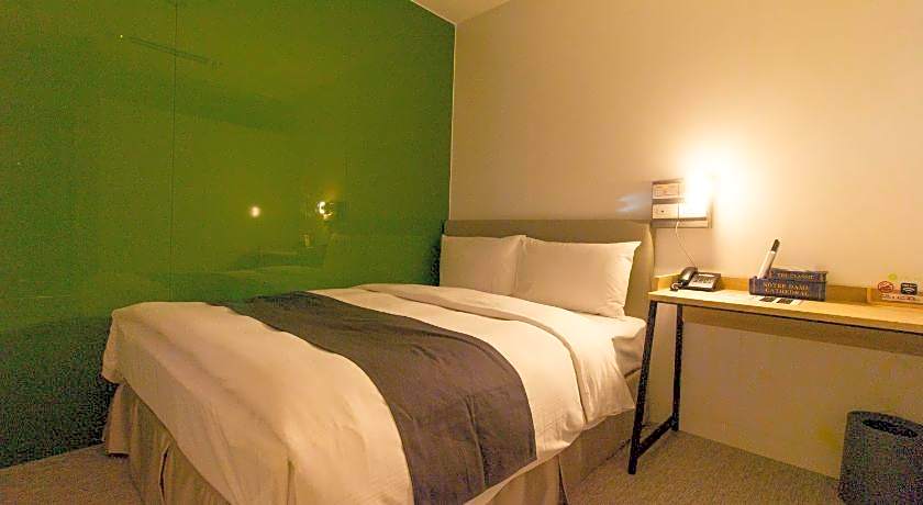 T.O.Hotel-Main Station