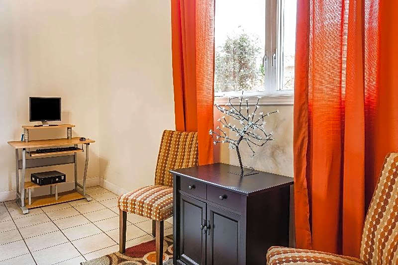 Rodeway Inn & Suites Carrollton