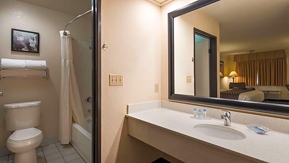 Best Western Plus Inn Of Hayward