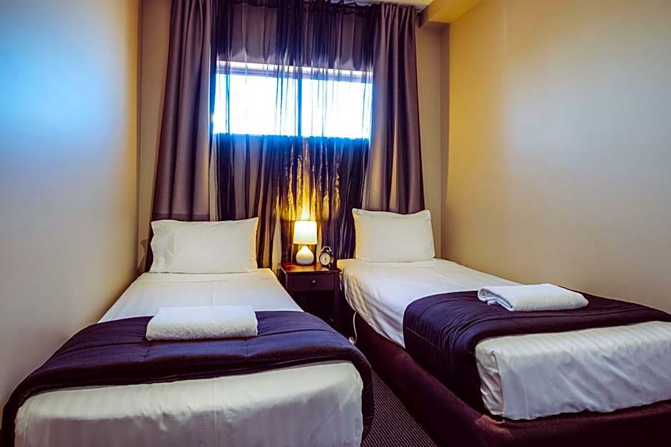 Crossroads Hotel